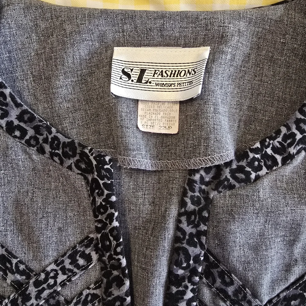 Vintage Black Gray Leopard Print Cropped Blazer with Shoulder Pads - Picture 7 of 9